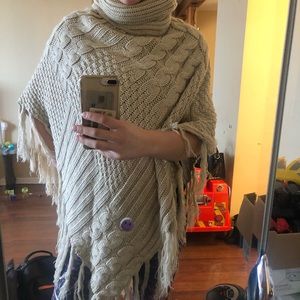 Warm poncho one size
